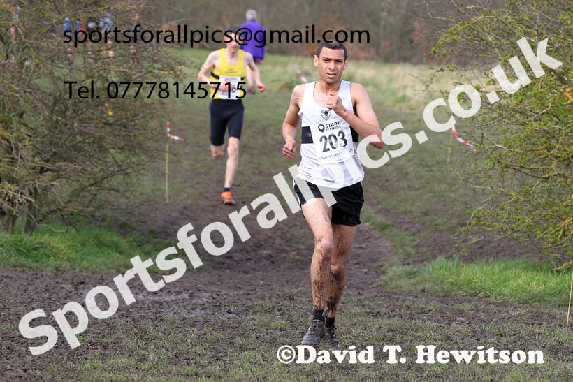 Men 35 to 60 in the 2023 BMAF Cross Country Champs., Wallsend. Photo: David T. Hewitson/Sports for All Pics